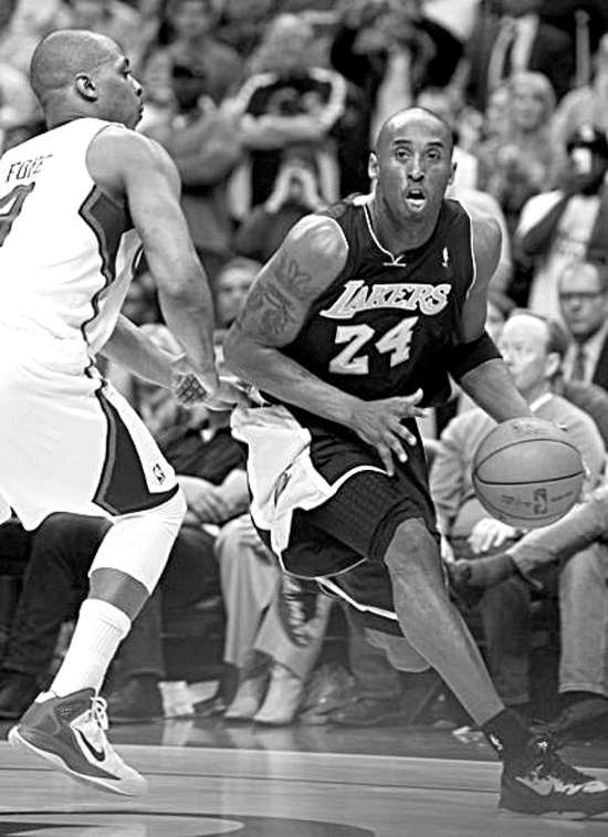 乐鱼体育游泳预选赛上演强强对话,荆楚霹雳队翻盘关东天虎队,战术调整见效;年轻人站出来了的简单介绍